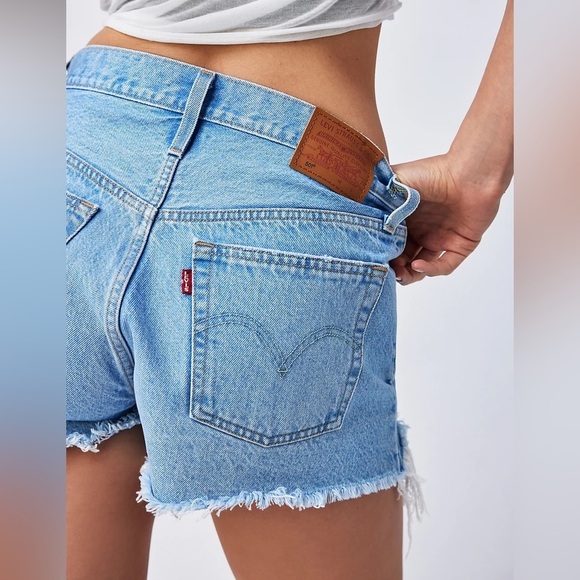 NWT Levi’s 501 High-Rise Denim Shorts - Picture 3 of 3